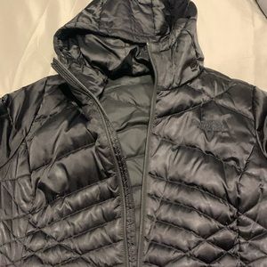Northface coat.  Great condition.  Warm and car approved